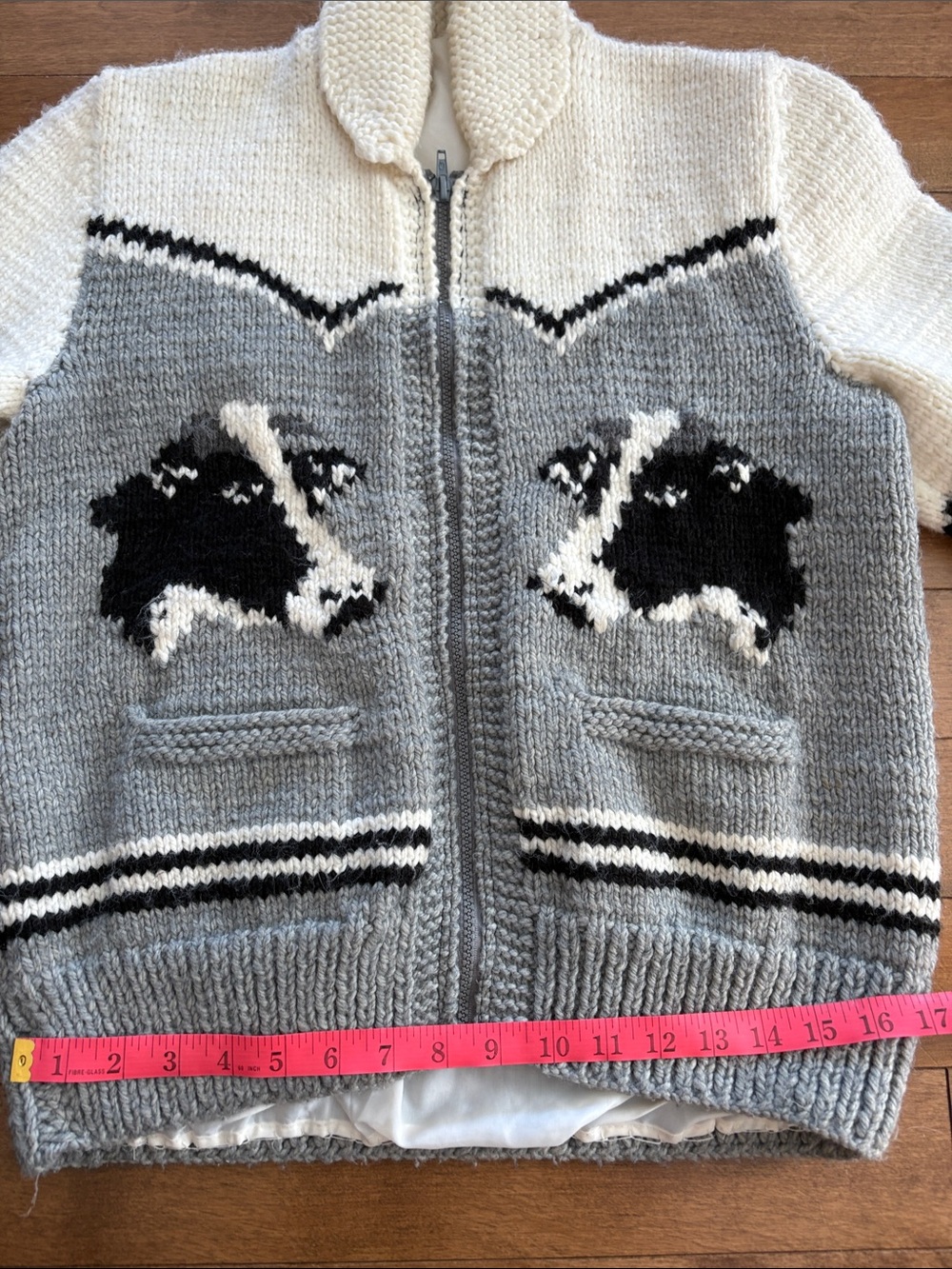 Handmade Vintage Chunky Zip-Front Cow Motif Sweater Vest in Gray & Cream - Picture 10 of 12